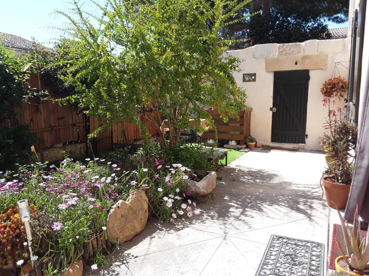 L'Oustau Villa Beauvoisin  ภายนอก รูปภาพ